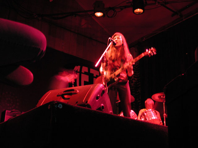 sinombre : 2002 10 24 : the metro : 17